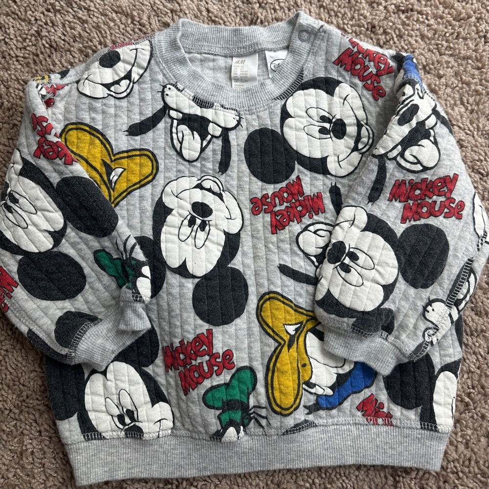 H&M Mickey and friends set .!